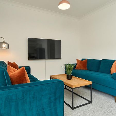 Beautiful 3 Bed Apartment In Bonchurch - Nr Ventnor - Large Outside Terrace & Parking - Dog Friendly - The Perfect Choice For Couples, Friends, Families - 5 Mins To Beach Kültér fotó